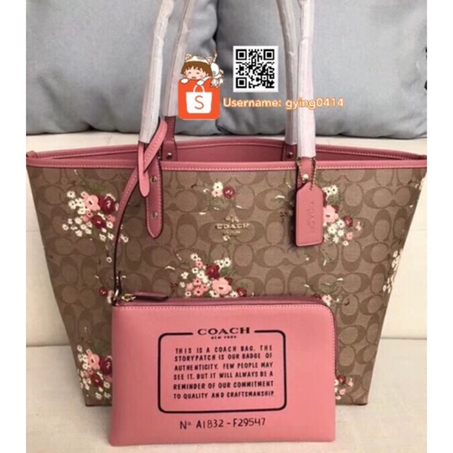 Coach tote outlet bag with flowers