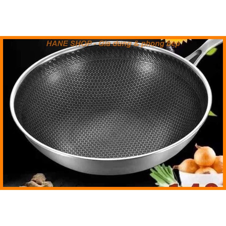 Very large deep pan size 32cm can be used on all types of