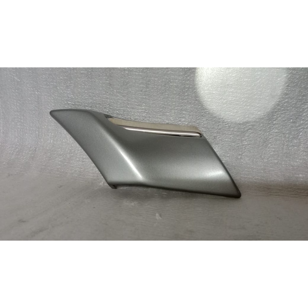 MERCEDES-BENZ W202 NEW MODEL REAR FENDER MOULDING (ORIGINAL) RIGHT ...