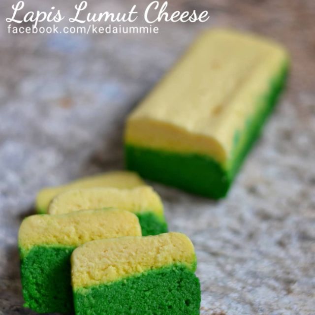 Kek Lapis Lumut Cheese Dari Sarawak