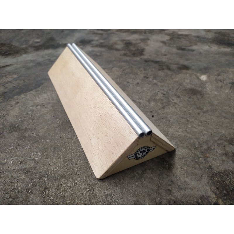 Fingerboard object ramps triangle double rails | Shopee Malaysia