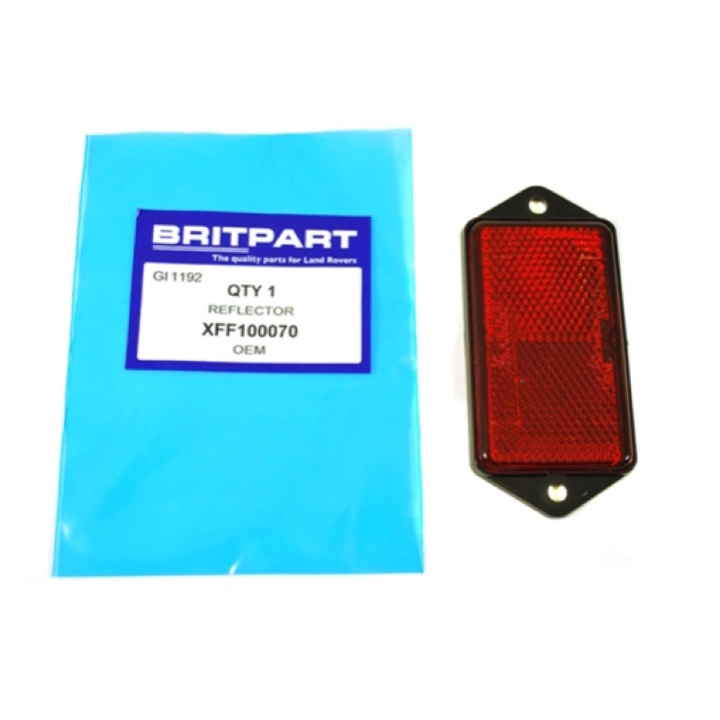 LAND ROVER DEFENDER 90 / 110 REAR RED RECTANGULAR REFLECTOR MWC1722 ...