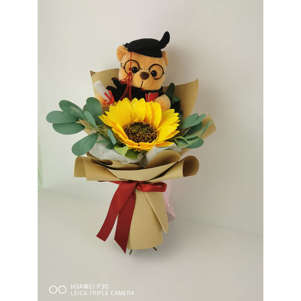 Graduation flowers hot sale with bear