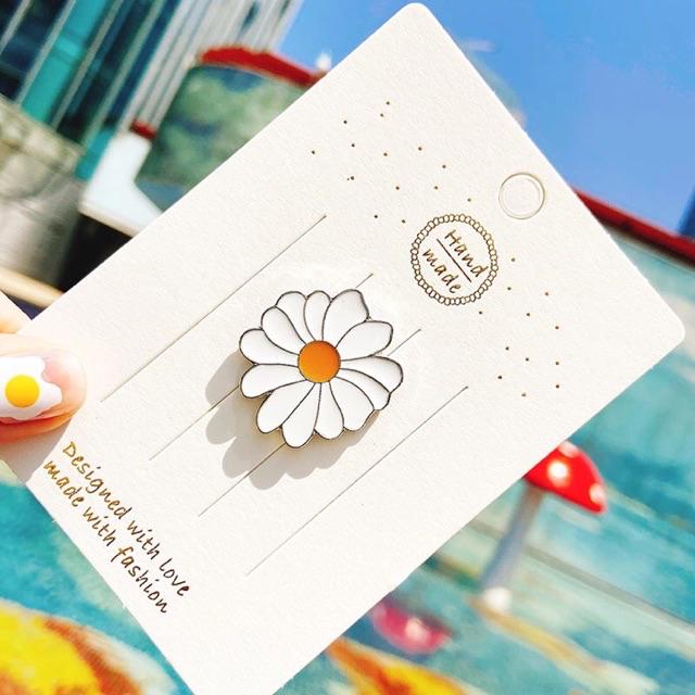 KPOP G-Dragon Daisy Flower PMO Metal Brooches Pins Bag Badges