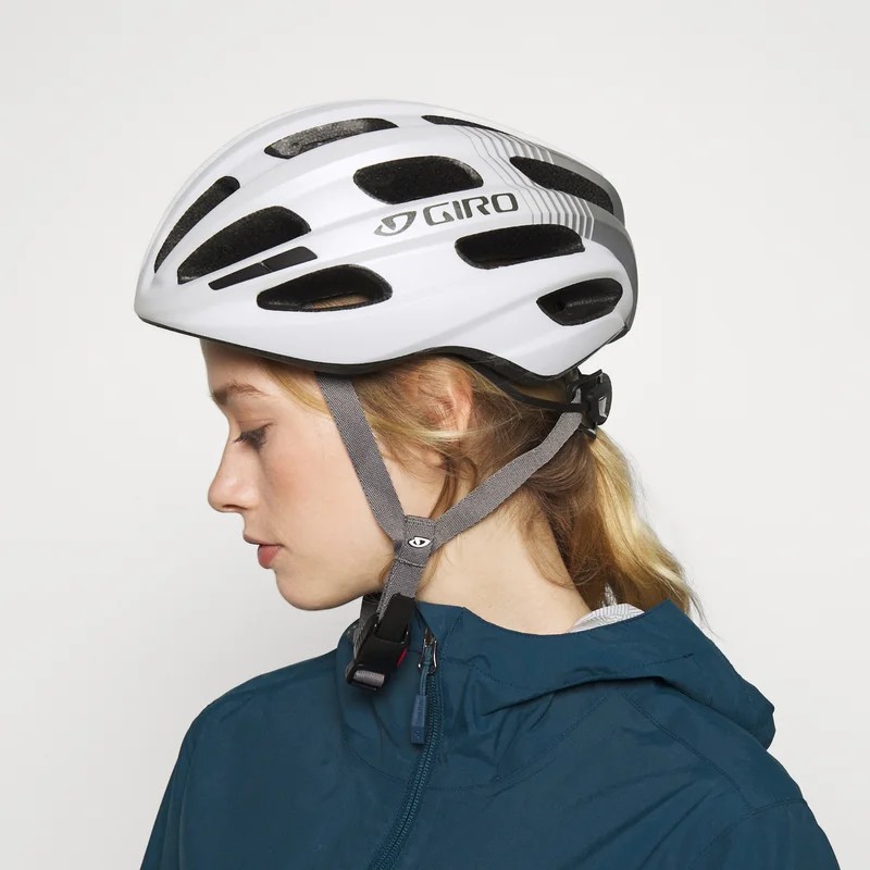 Giro 2024 isode helmet