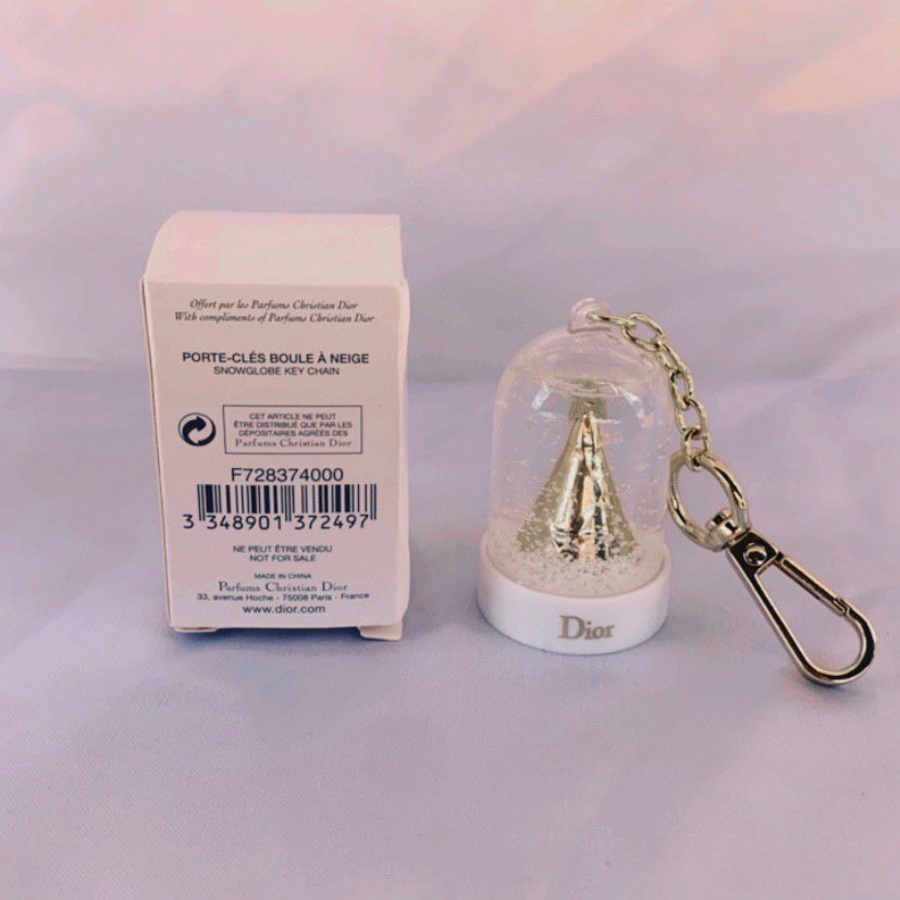 CHRISTIAN DIOR SNOW GLOBE - KEY CHAIN, € 135,- (2700 Bad Fischau) -  willhaben