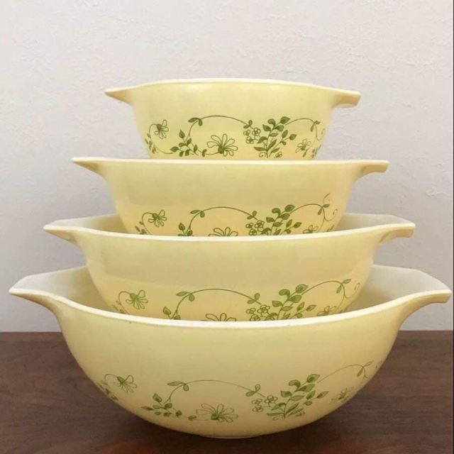 Vintage shops Pyrex Shenandoah 3 piece mixing bowl set