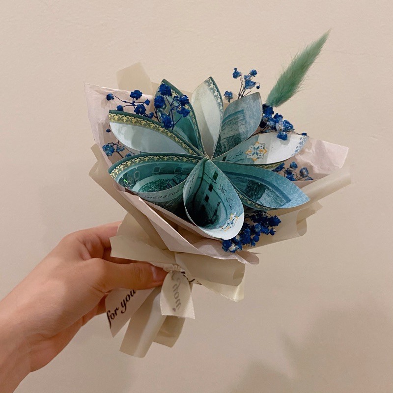 Ready Stock Bouquet Duit (harga termasuk duit pada bouquet) Money bouquet  Dry flower Baby Breath Bouquet Bunga Duit Bouquet / anniversary/ birthday/  motherday/ Valentineday