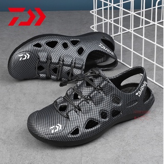 Daiwa Summer Fishing Sandals Men Casual Breathable Beach Hole Shoes  Lightweight EVA Plastic Sandals Outdoor Sports Fishing Shoes