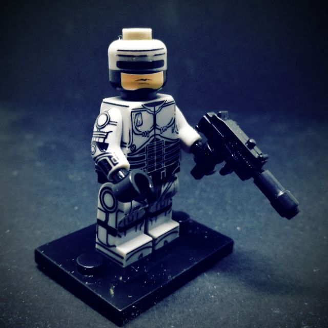 Lego best sale robocop minifigure