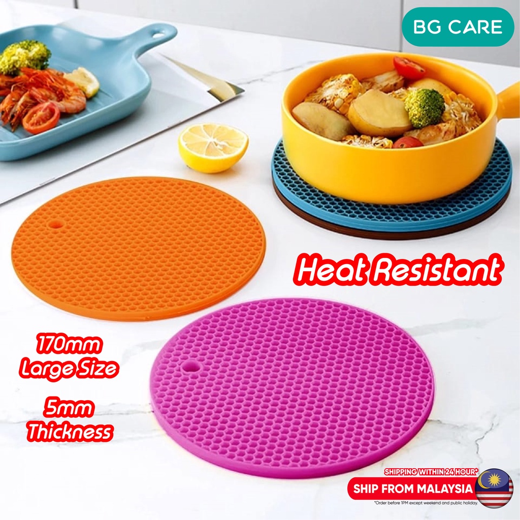 Heat Resistant Silicone Ironing Mat – Non-Slip, Food Grade, Protects Tables From Hot Irons & Dishes (Green)