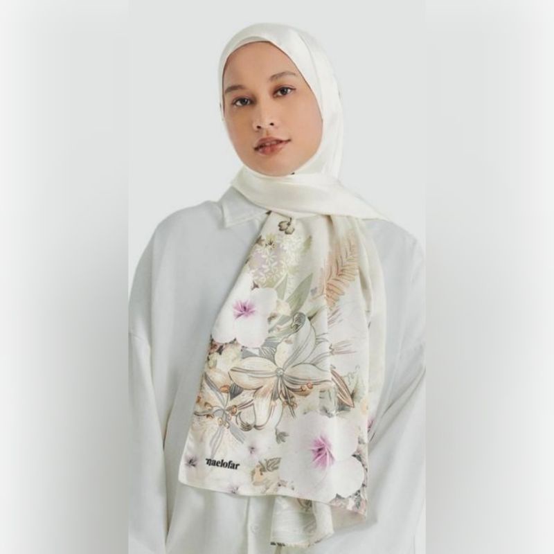 pleated shawl neelofa