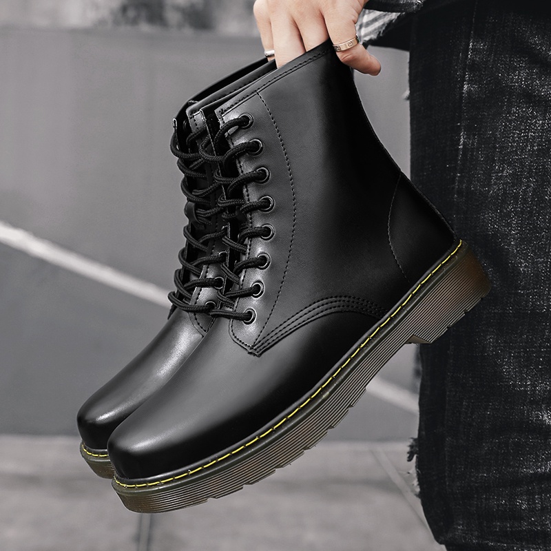 Black shop martin boots