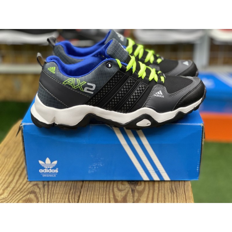 Kasut hiking outlet adidas