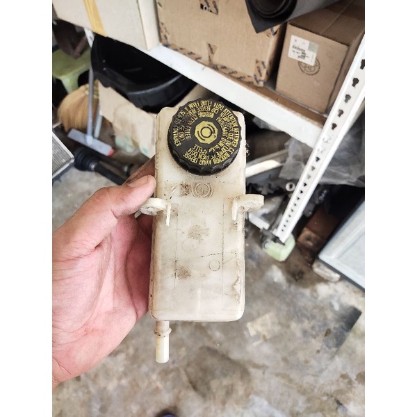 Peugeot 308 brake fluid reservoir Shopee Malaysia