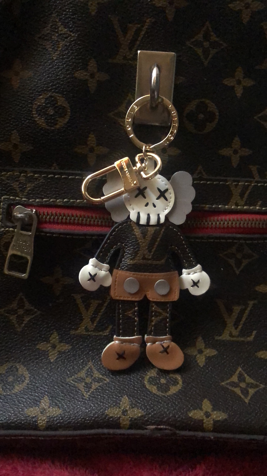 Kaws X LV Keychain with Box Pendant Schoolbag Charm Car Decoration Key Chain  Bag Accessories