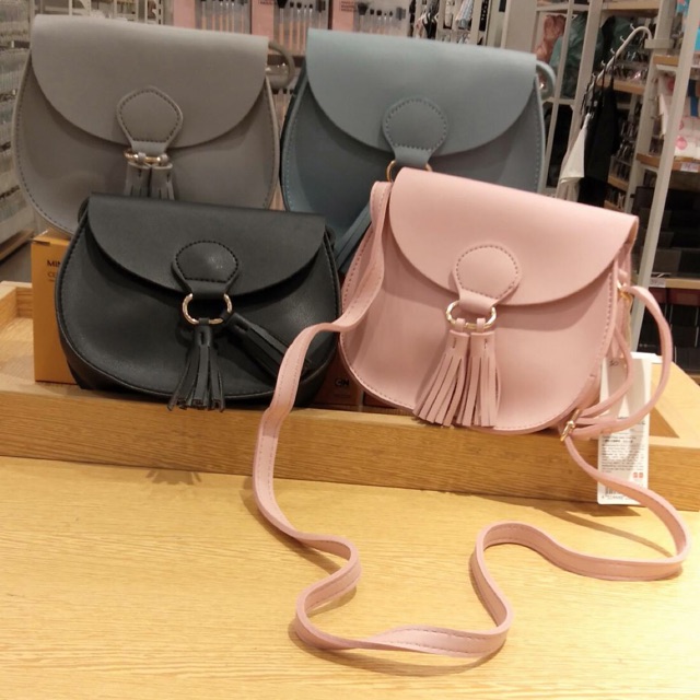 MINISO trendy crossbody bag with tassels Shopee Malaysia