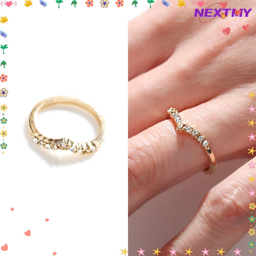 Latest Gold and Diamond Finger Ring Design For Her with Weight and