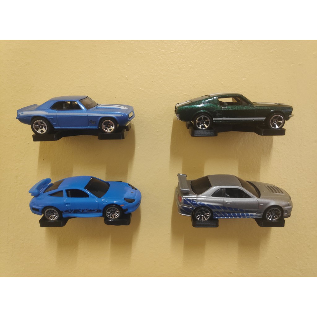 Hot wheels best sale on the wall