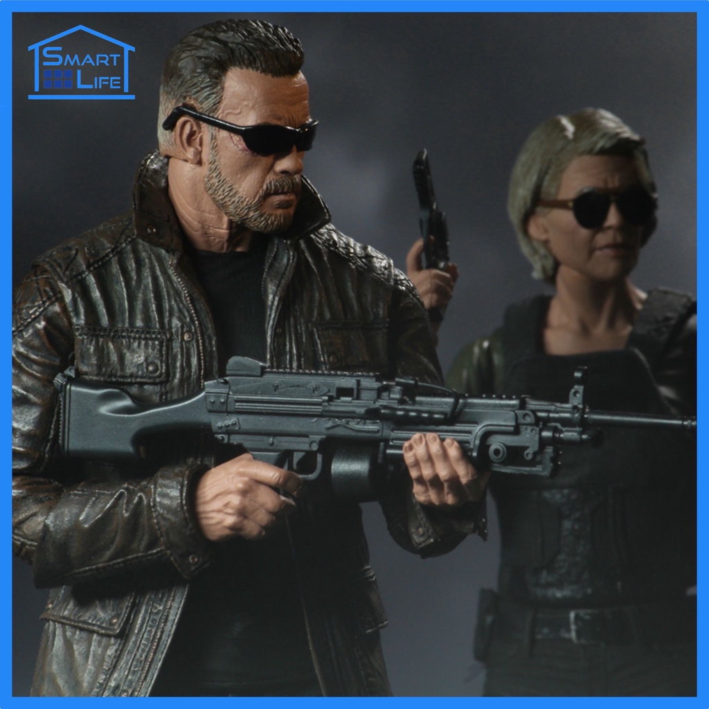 Terminator T-800 & Sarah Connor Action Figures / Original NECA Dark ...