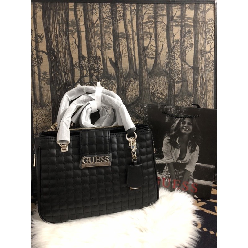 Guess matrix shoulder online bag