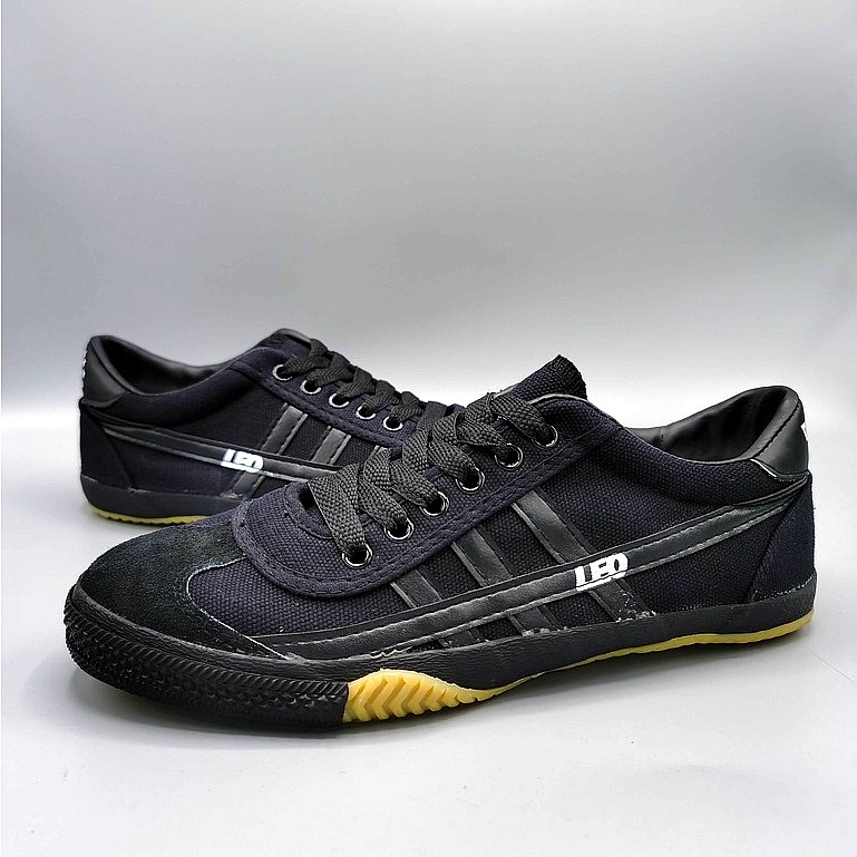 LEO STAR Original Futsal Takraw Shoes Ready Stock Kasut Futsal Takraw Sports Shoes Shopee Malaysia