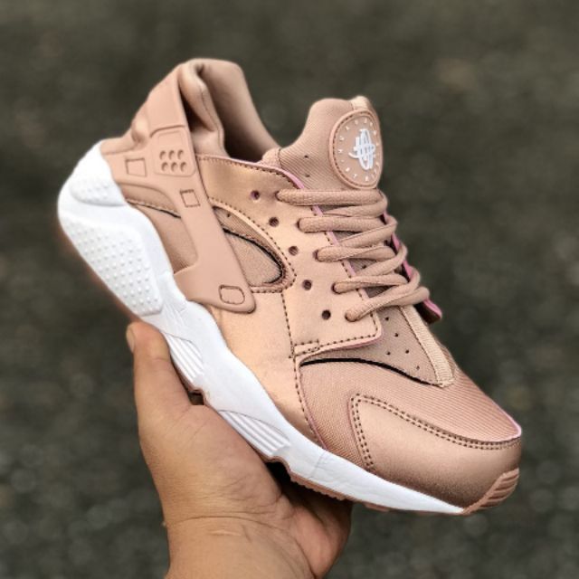 Air huarache clearance rose gold