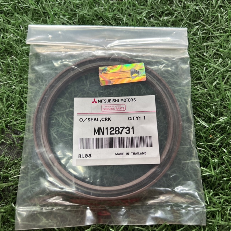 (ORIGINAL) MITSUBISHI TRITON PAJERO SPORT FLYWHEEL OIL SEAL (MN127831