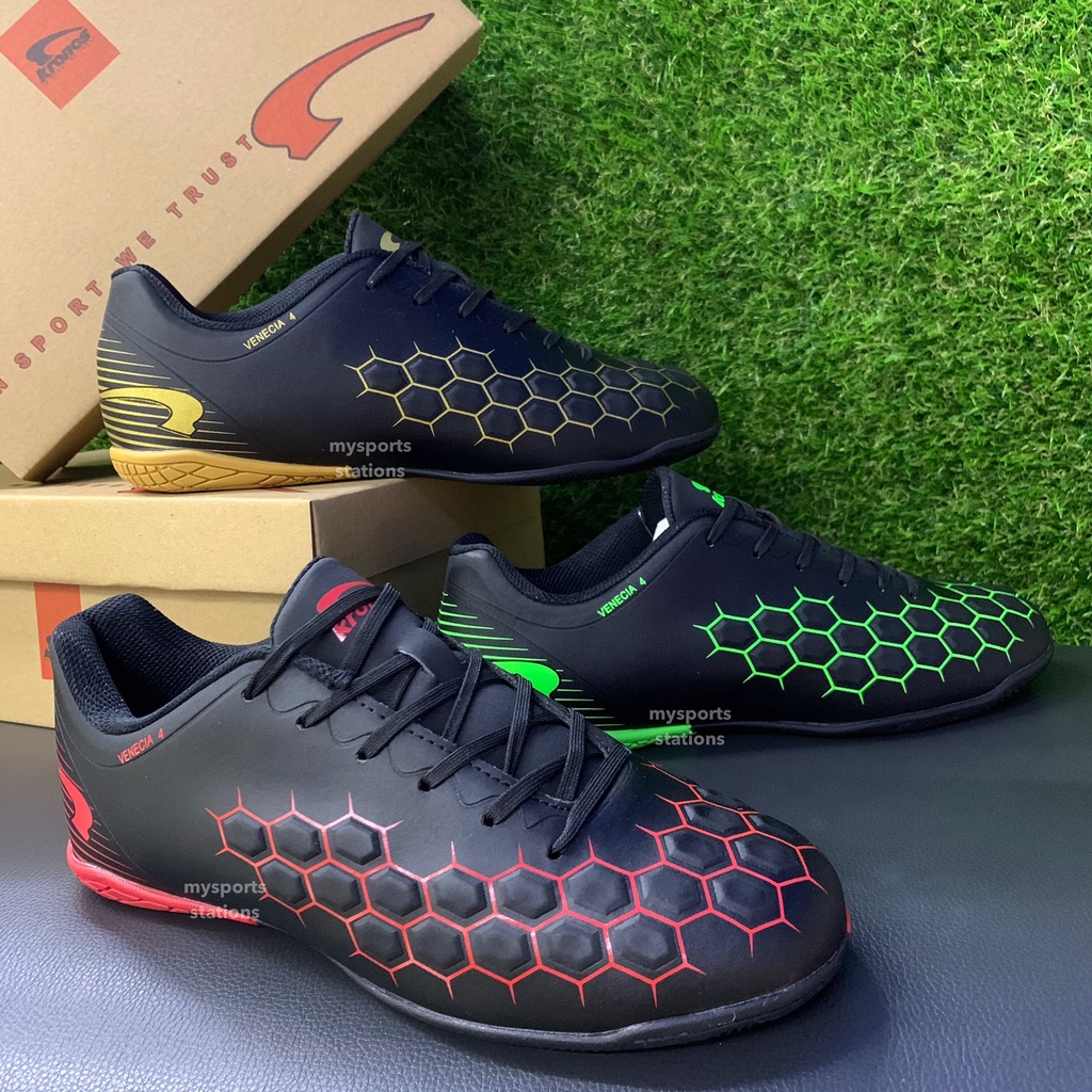 Kasut store futsal kronos