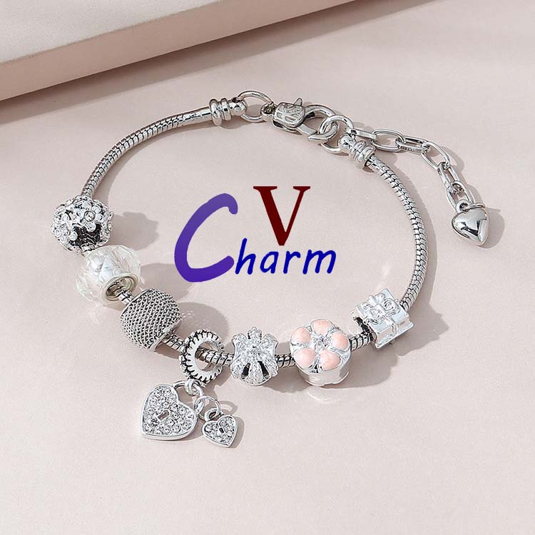 Heart charm bracelet on sale pandora