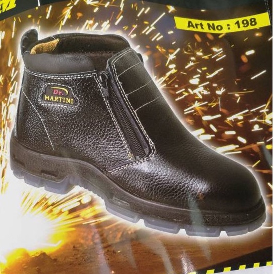 Dm hot sale safety shoes