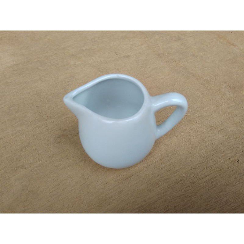 PUTIH White Ceramic creamer / White creamer Holder / Cup / creamer