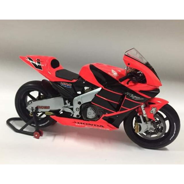 Minichamps Valentino Rossi Test Bike 2001 Diecast Model 1/12