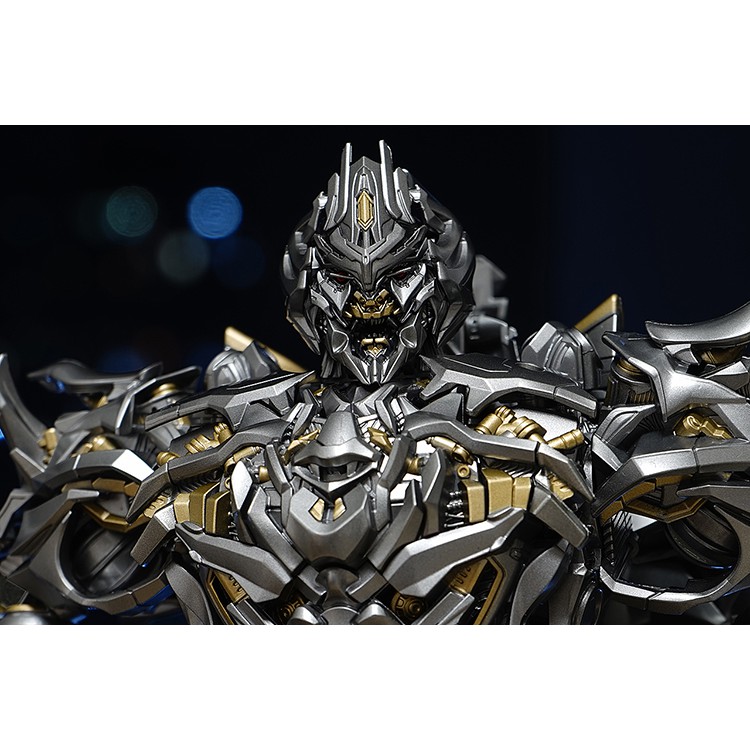 Honey Badger KO Transformable Robot - Movie Masterpiece MPM-8