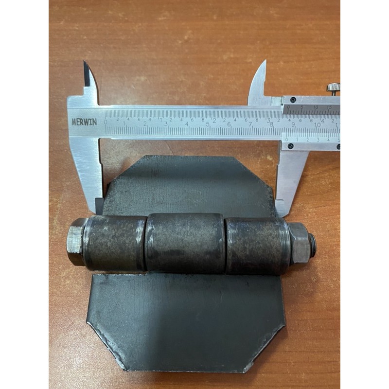 Lorry Door Hingers Welding / 4