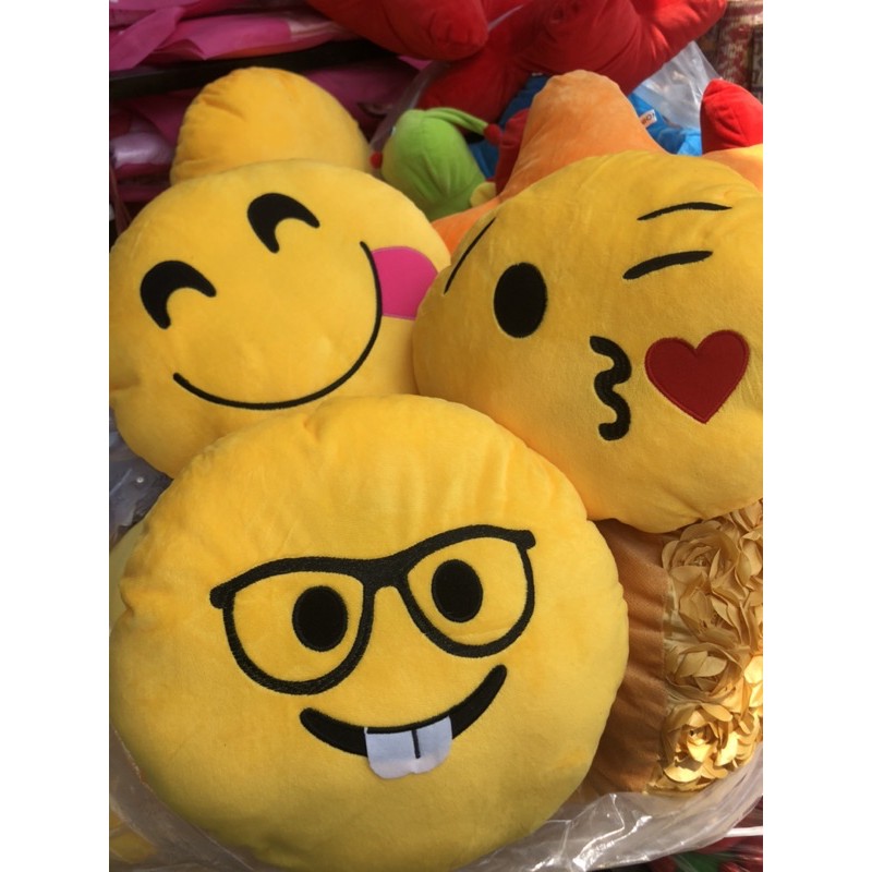 BATAL EMOJI - BATAL PILLOW Ready stock | Shopee Malaysia