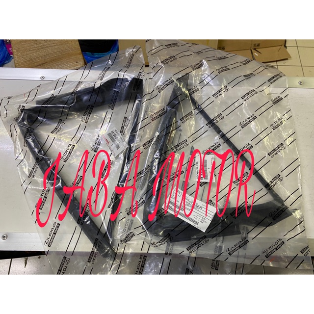 Original new Fortuner-Vrz rear window triangle rubber right set Kiri ...