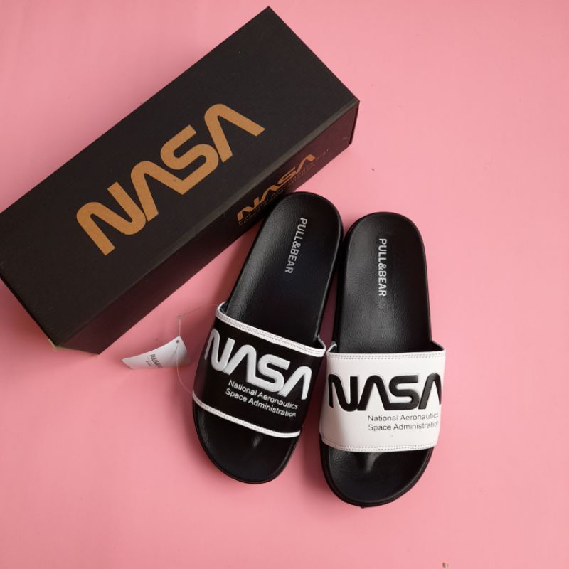 HITAM PUTIH Nasa x PULL BEAR Sandals Black White UNISEX Shopee Malaysia