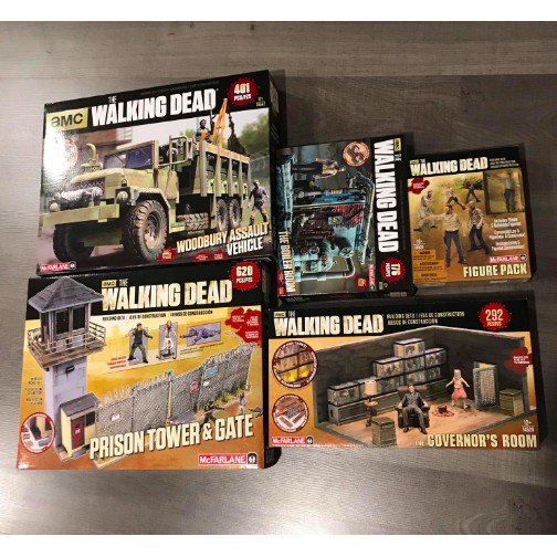 The retailer Walking Dead Mcfarlane Building Sets Woodbury Assault Vehicle (401) pcs