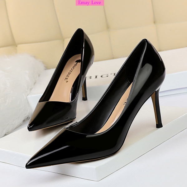 high heel shoes with bright surface, lacquer leather