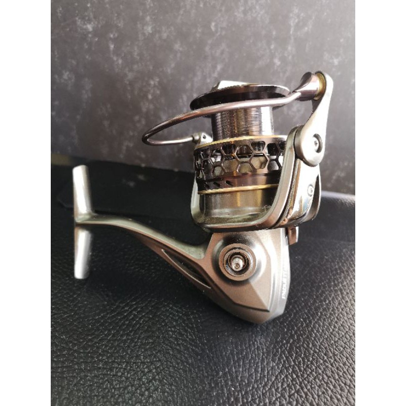 BOSSNA PITTBULL TT 4000 FISHING REEL 😀 | Shopee Malaysia