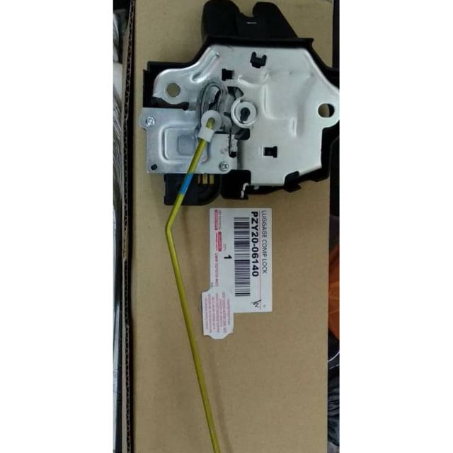 Vios Ncp93 Rr Bonnet lock 💯 original | Shopee Malaysia