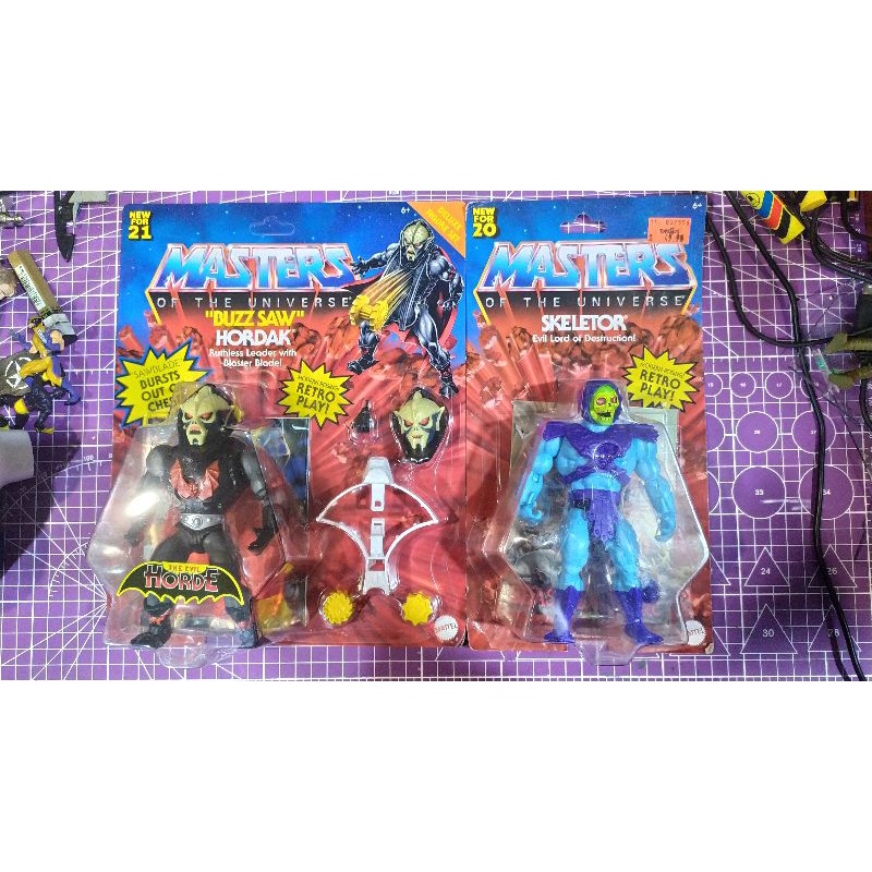 Masters of the Universe Origins Buzz Saw Hordak Deluxe Action Figure, 5.5-in Bat