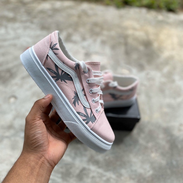 Pink hotsell vans malaysia