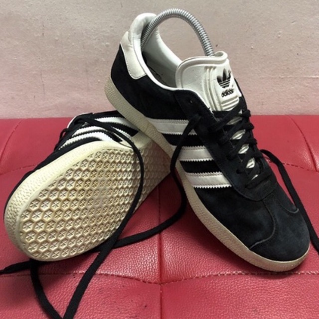 Kasut on sale adidas gazelle