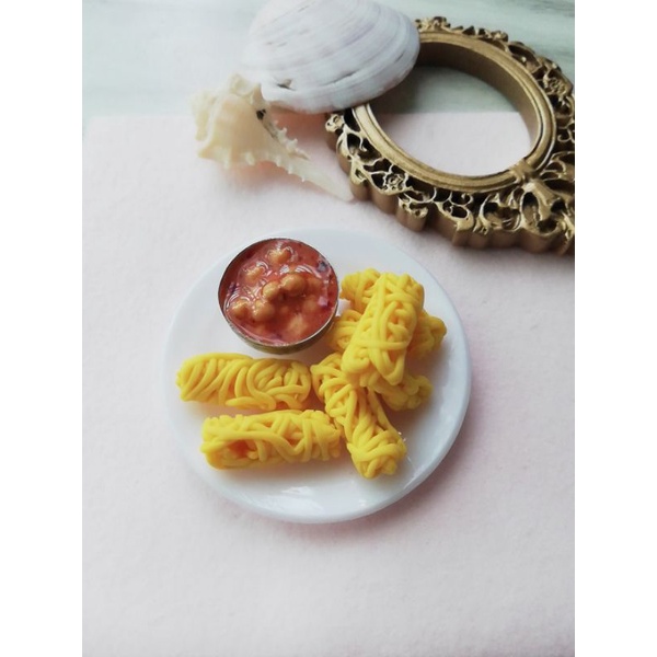 Hiasan / Magnet Roti Jala Miniatur Tanah Liat Buatan Tangan/Handmade ...