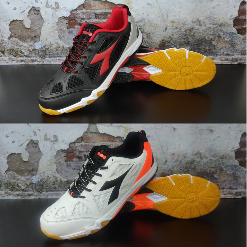 Diadora badminton hot sale