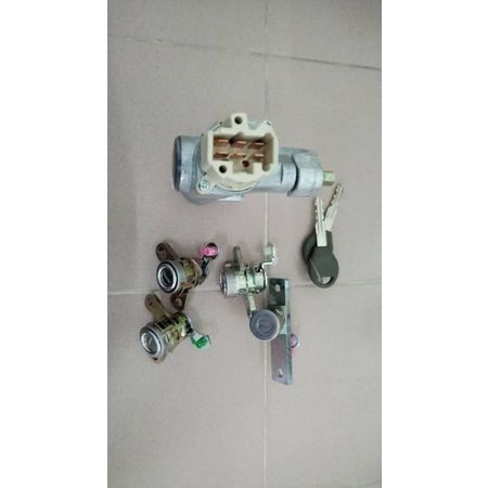 NISSAN URVAN E25 STARTER KEY WITH DOOR KEY LOCK SET (FULL SET 5PCS ...