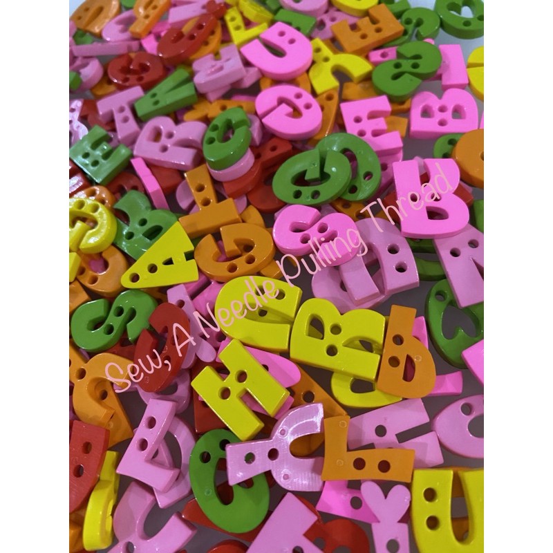 Buttons Alphabet 100 / 200 pcs - (Random Alphabets) | Shopee Malaysia