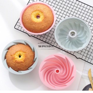 BAKER DEPOT 3 Pack Silicone Donut Baking Pan Non-stick Large Molds for  Doughnut Cake Biscuit Bagel Mini Candy Chocolate Tray (3 Different Size)